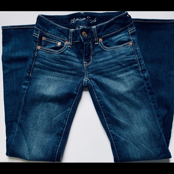 American Eagle Outfitters Denim - American Eagle jeans straight w stretch. EUC. Sz 0